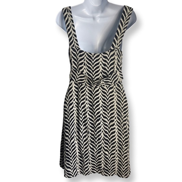 Vintage Diane Von Furstenberg Black & White Mini Dress with Zebra Print Sz 4 - Picture 4 of 8